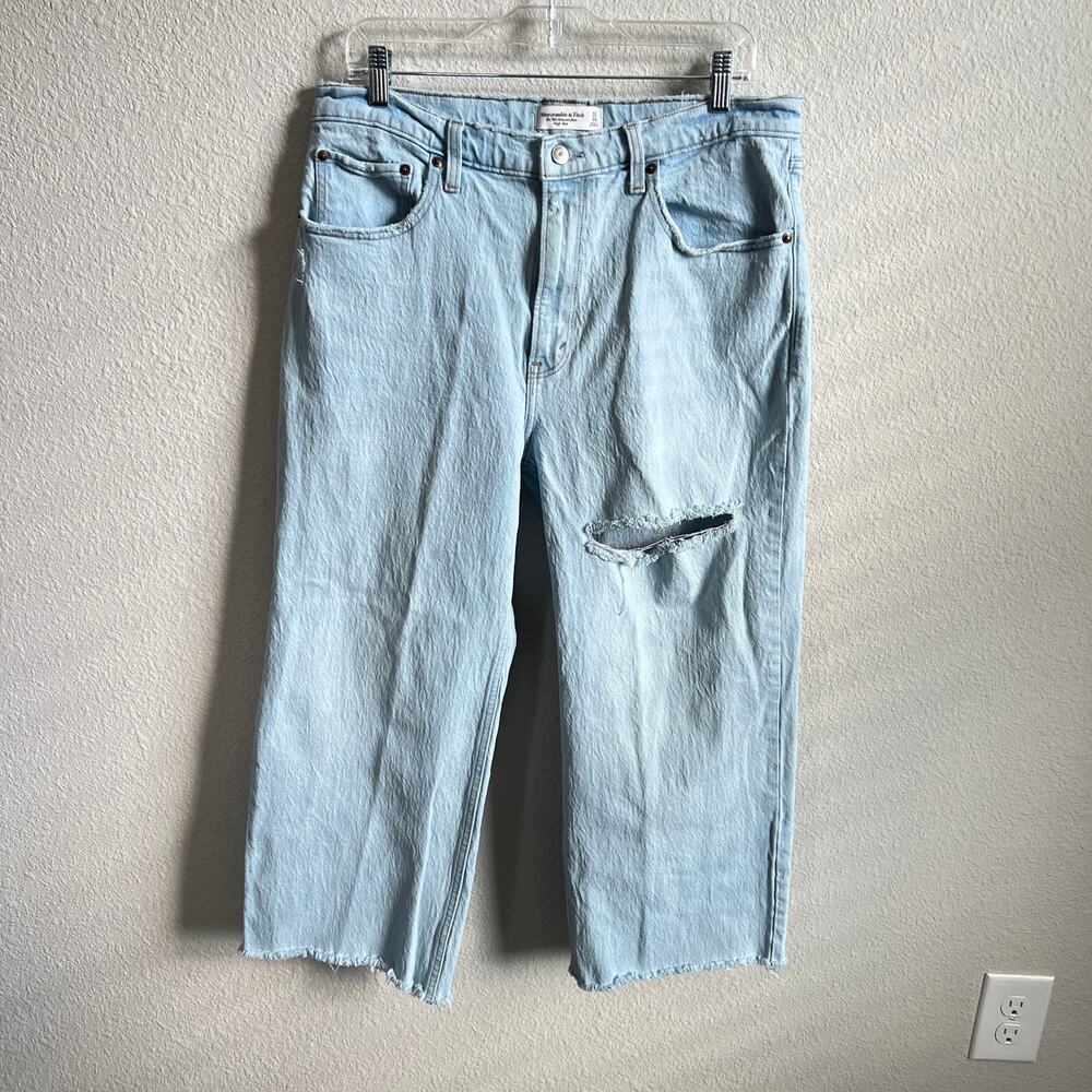 Abercrombie & Fitch 90s Relaxed Jean High Rise Women's 14 Short Light Wash
